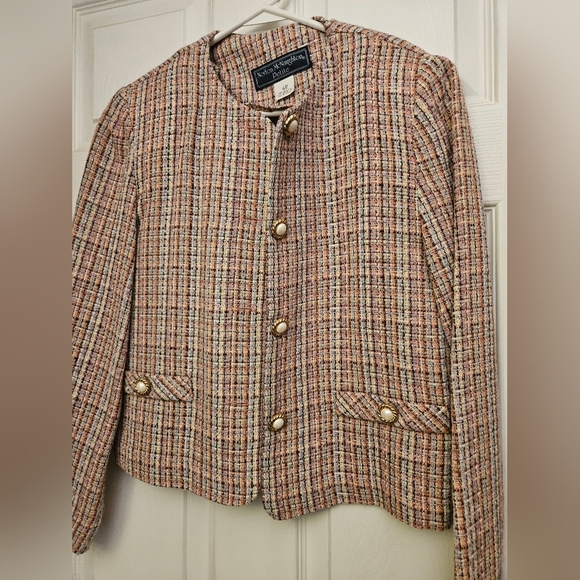 Woman's 2 piece suit - Picture 3 of 6